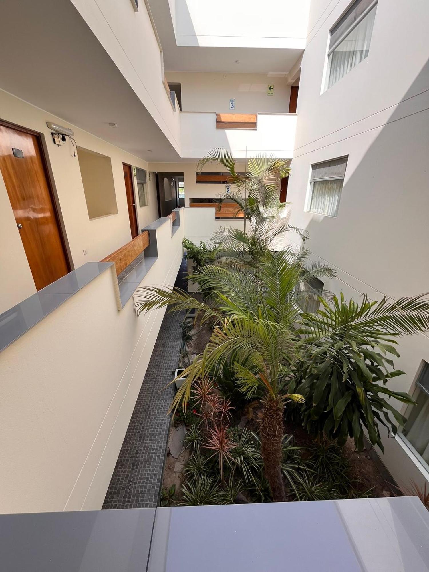 Boulevard Hotel Asia Bagian luar foto
